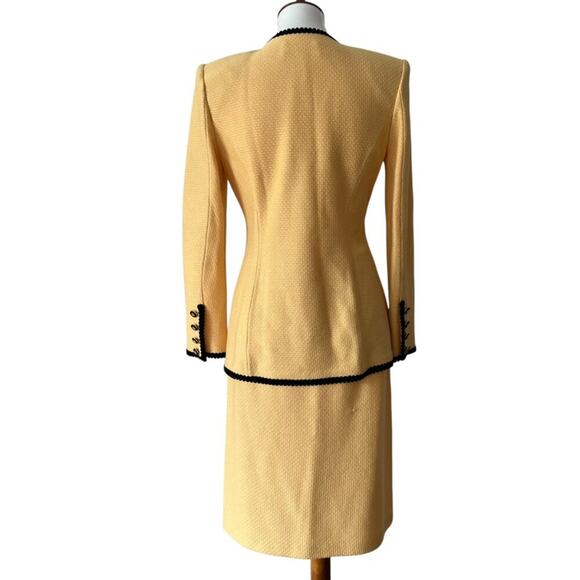 ST JOHN Vintage Suit Set 6 Small Blazer Skirt Knit Jacket Collection Classic - Picture 9 of 17
